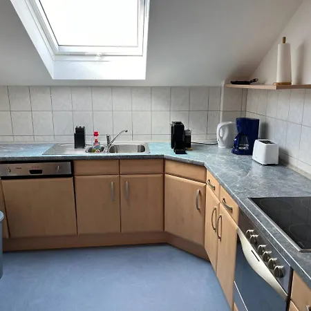 Schoene Dachgeschosswohnung Im Herzen Von Apartment